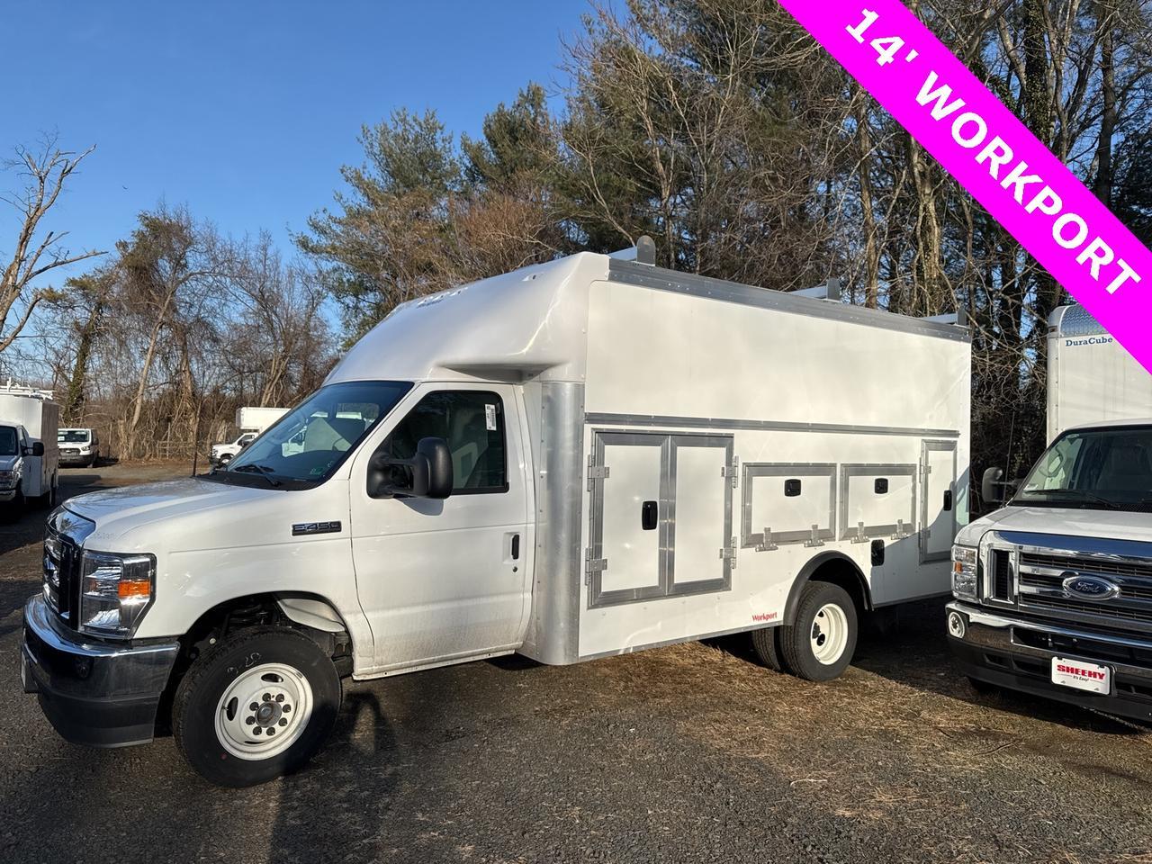2025 Ford E-450 photo 4