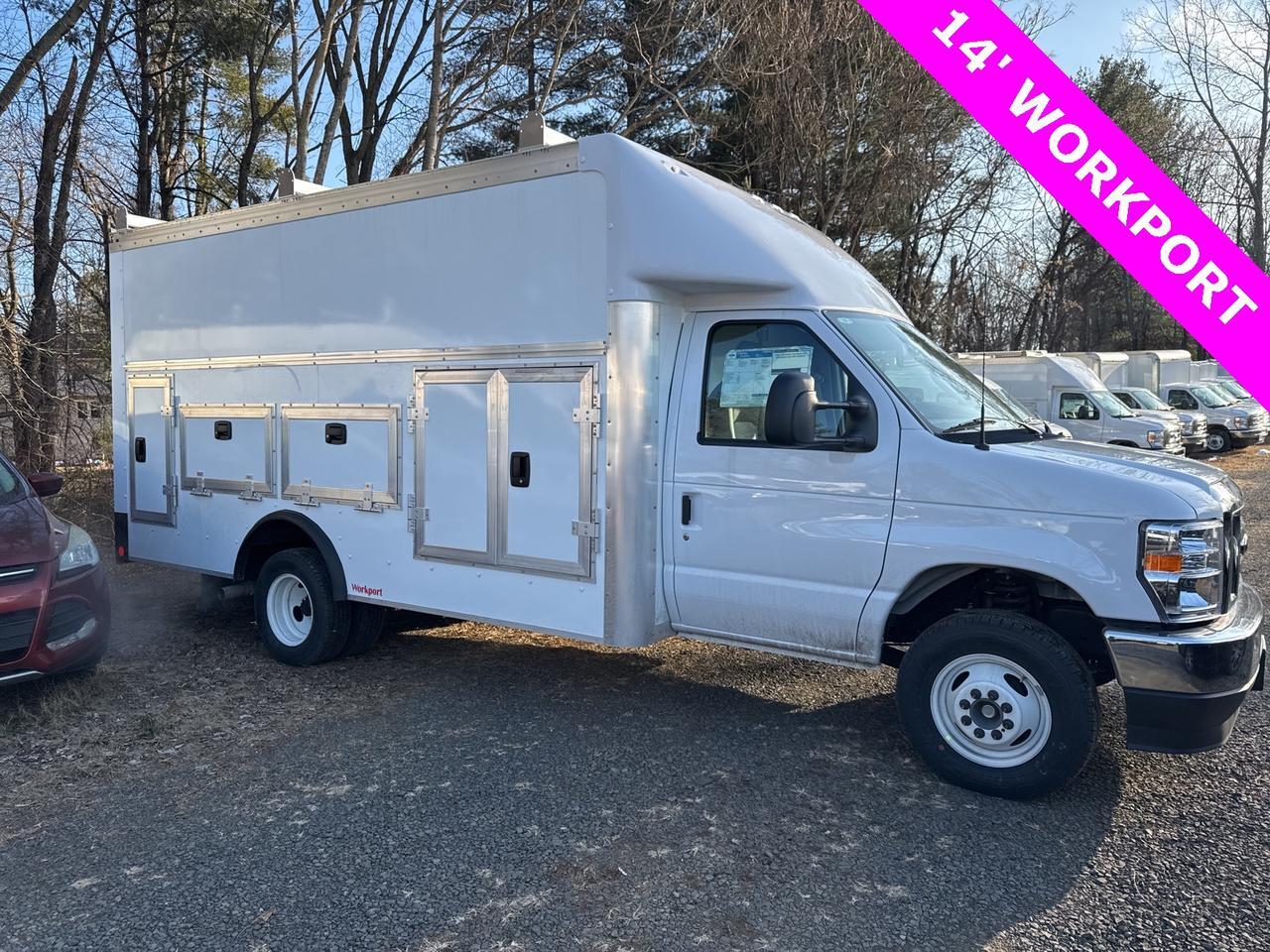 2025 Ford E-450 photo 11