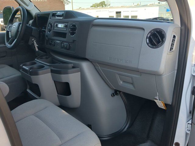 2025 Ford E-Series Cutaway E350 DRW Winder GA