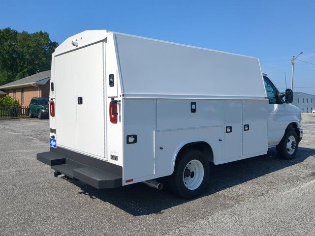 2025 Ford E-Series Cutaway E350 DRW Winder GA