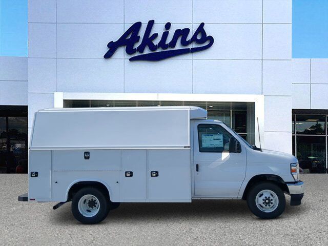 2025 Ford E-Series Cutaway E350 DRW