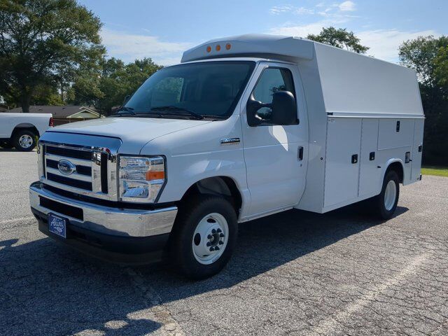 2025 Ford E-Series Cutaway E350 DRW Winder GA