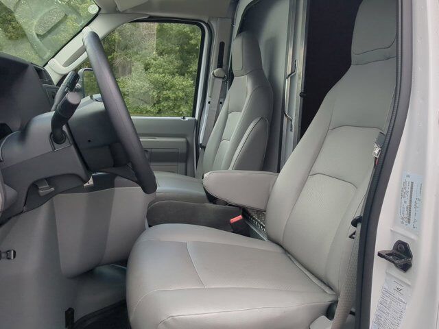 2025 Ford E-Series Cutaway E350 DRW Winder GA