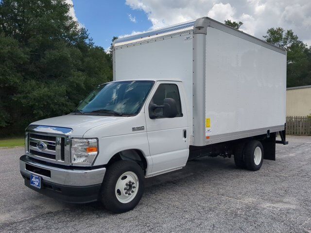 2025 Ford E-Series Cutaway E350 DRW Winder GA