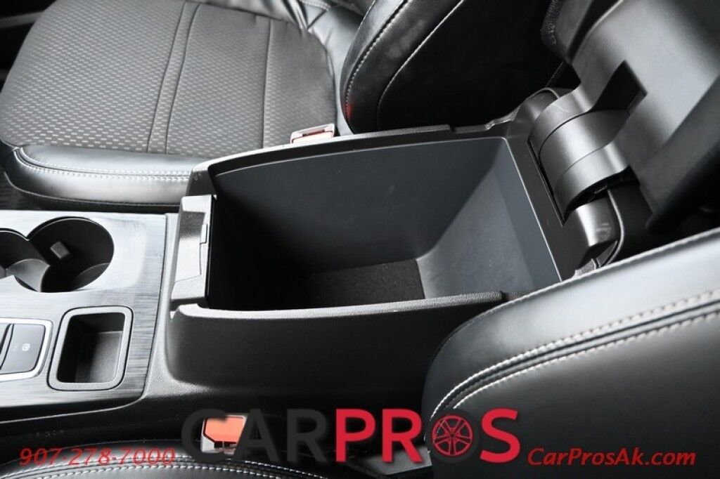 2025 Ford Escape Hybrid - 2.5L - Plug In Hybrid - Heated Seats - Keyless Entry - Power Windows & Door Locks - Navigation - Bluetooth - Push To Start - Remote Start - Blind Spot Monitoring Anchorage AK