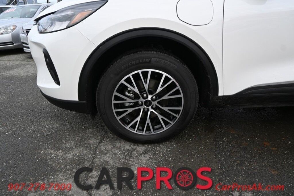 2025 Ford Escape Hybrid - 2.5L - Plug In Hybrid - Heated Seats - Keyless Entry - Power Windows & Door Locks - Navigation - Bluetooth - Push To Start - Remote Start - Blind Spot Monitoring Anchorage AK