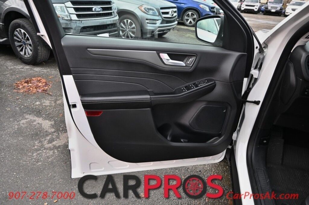 2025 Ford Escape Hybrid - 2.5L - Plug In Hybrid - Heated Seats - Keyless Entry - Power Windows & Door Locks - Navigation - Bluetooth - Push To Start - Remote Start - Blind Spot Monitoring Anchorage AK