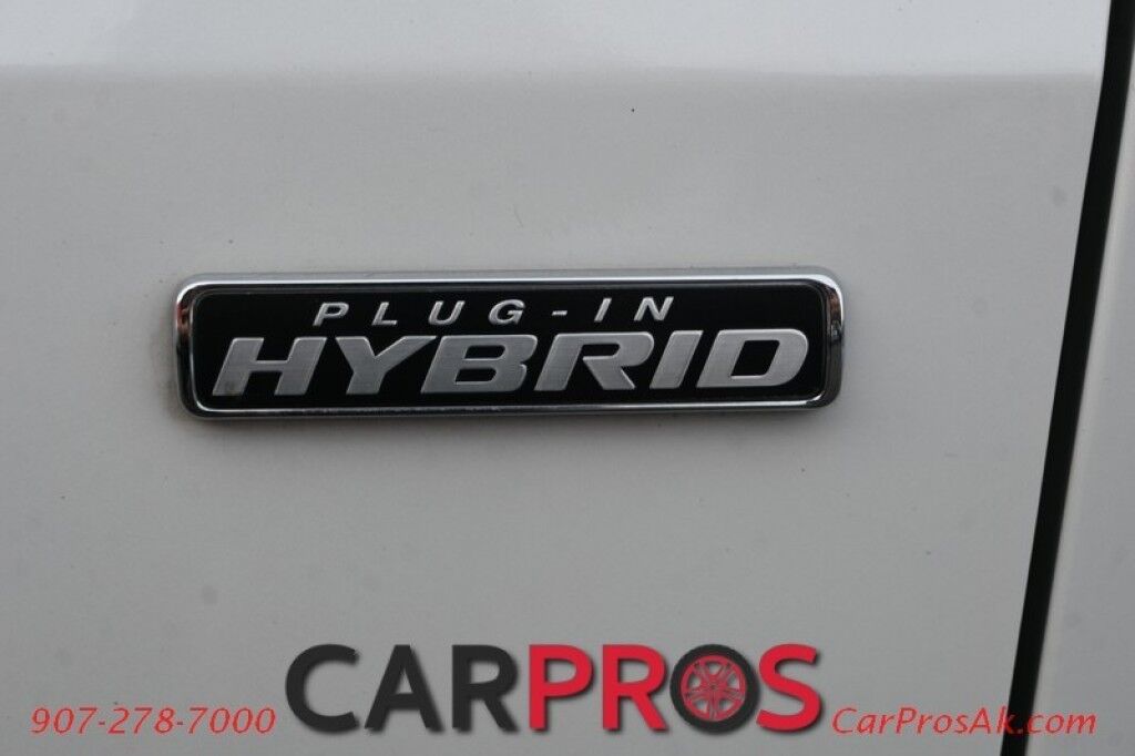 2025 Ford Escape Hybrid - 2.5L - Plug In Hybrid - Heated Seats - Keyless Entry - Power Windows & Door Locks - Navigation - Bluetooth - Push To Start - Remote Start - Blind Spot Monitoring Anchorage AK