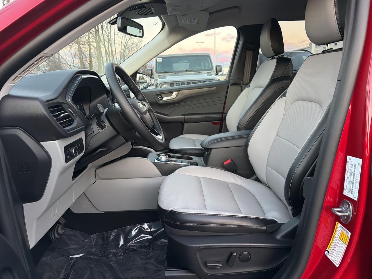 2025 Ford Escape Hybrid Platinum Gaithersburg MD