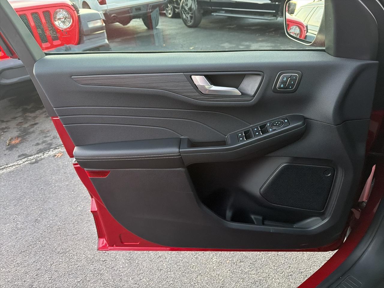 2025 Ford Escape Hybrid Platinum Gaithersburg MD