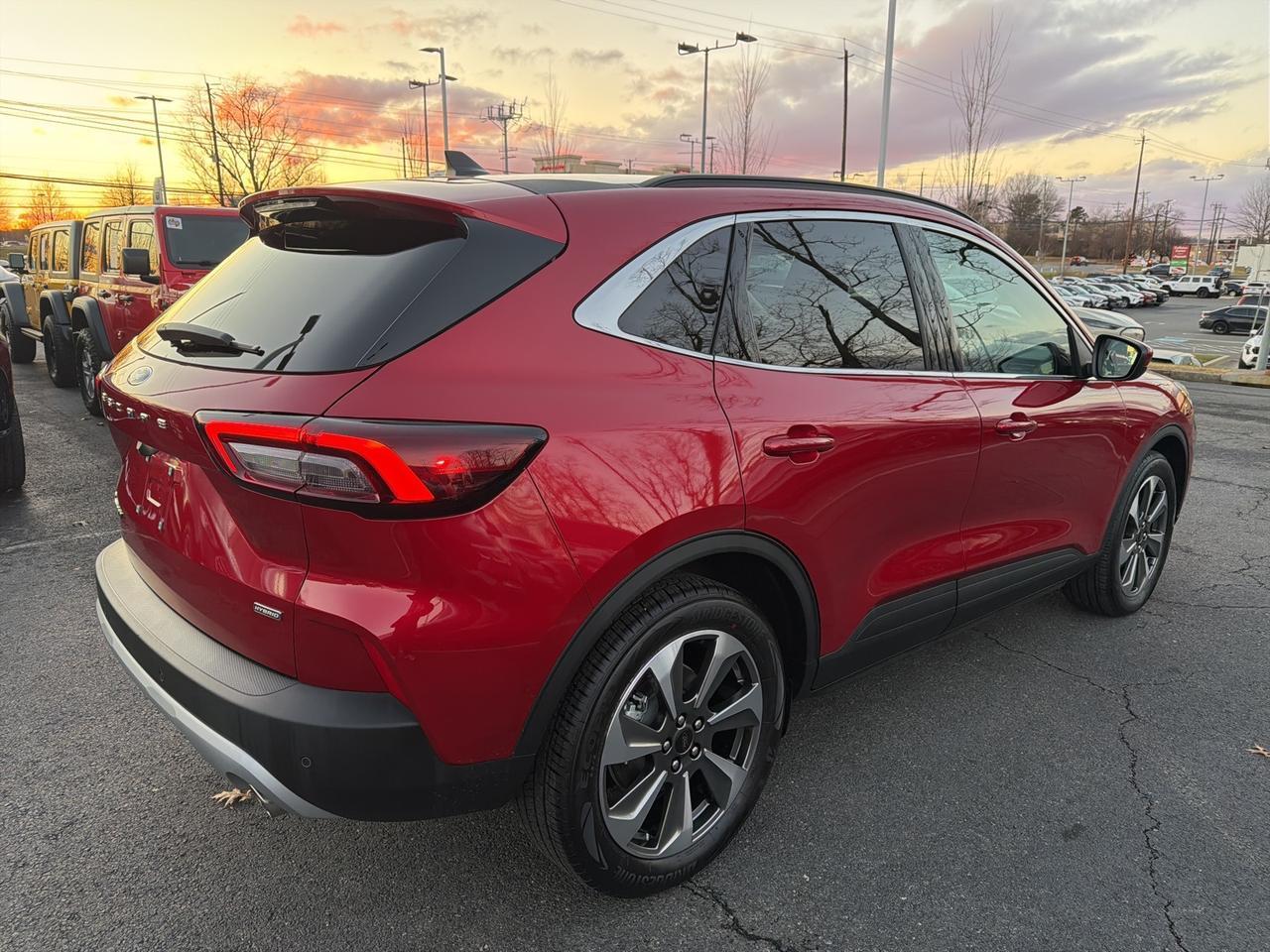 2025 Ford Escape Hybrid Platinum Gaithersburg MD