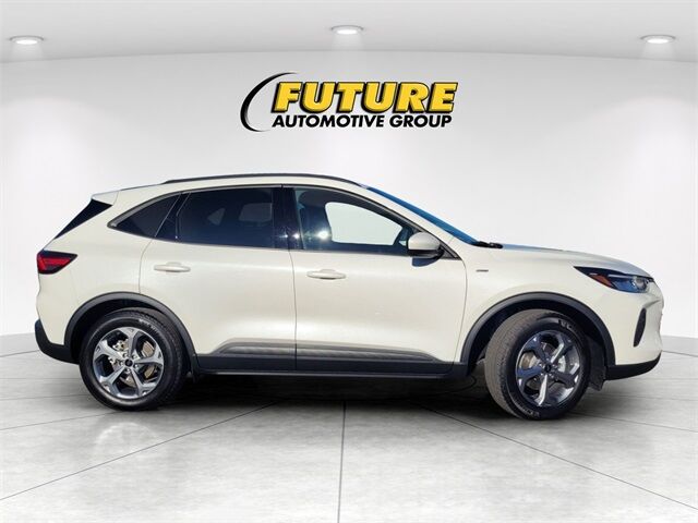 2025 Ford Escape Hybrid ST-Line Select