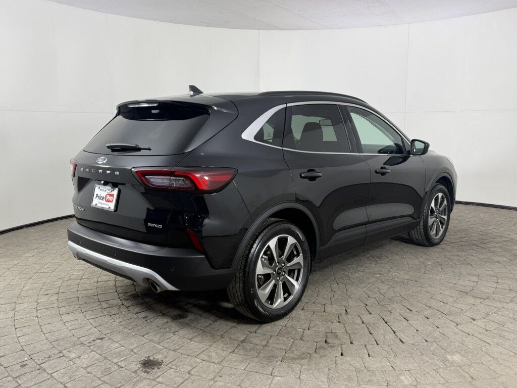 2025 Ford Escape Platinum AWD Maumee OH