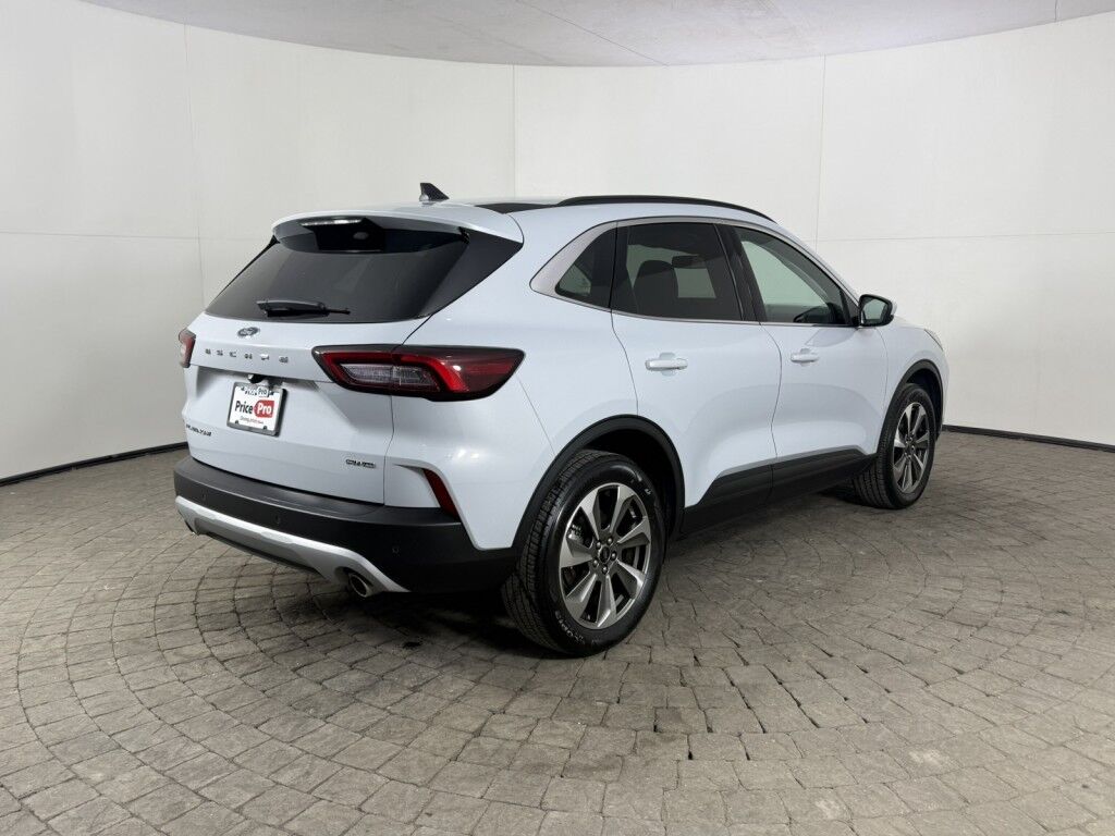 2025 Ford Escape Platinum AWD Maumee OH