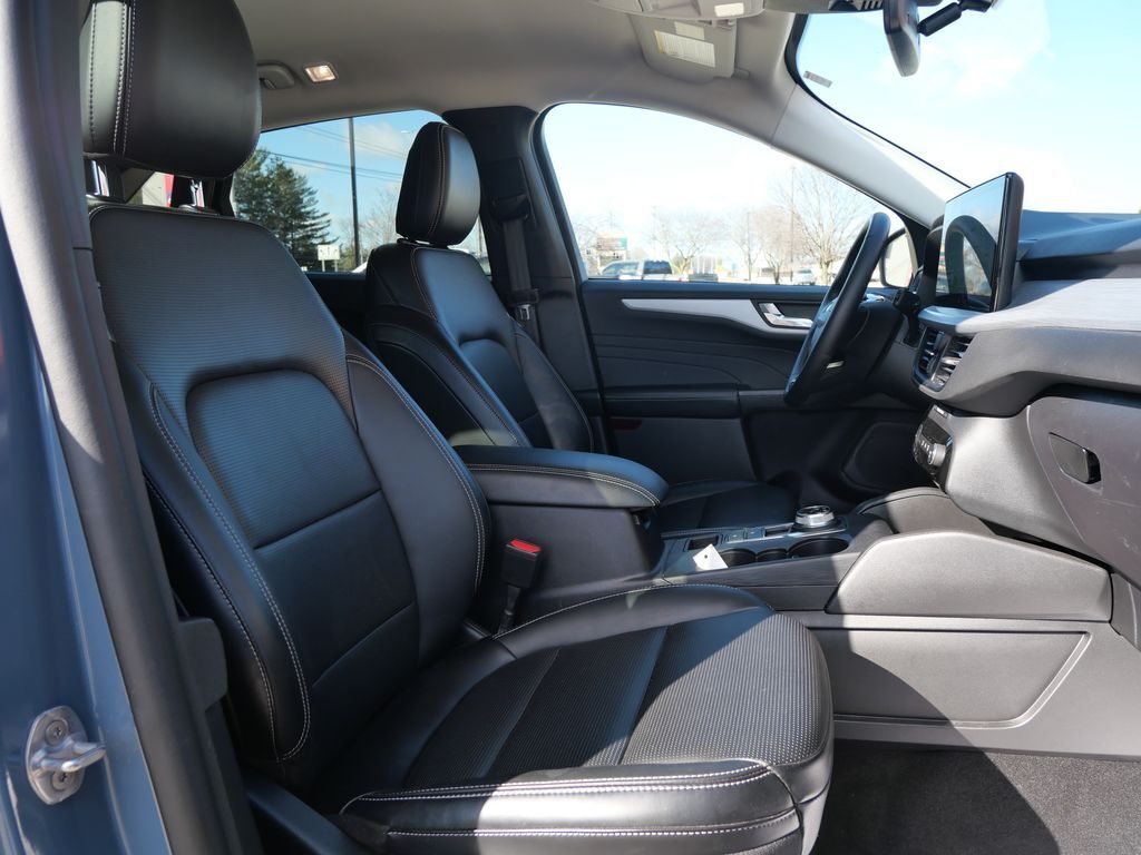 2025 Ford Escape Platinum Mt Pleasant MI