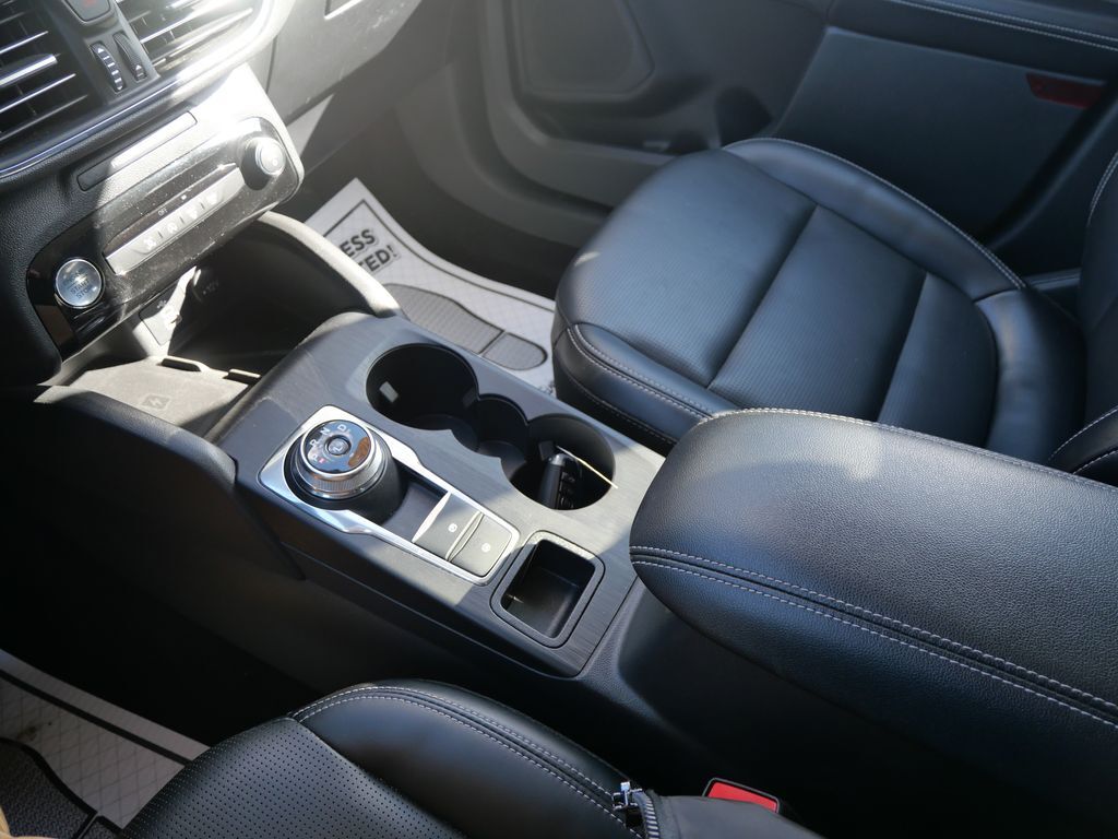 2025 Ford Escape Platinum Mt Pleasant MI