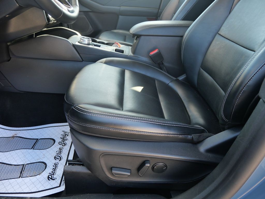 2025 Ford Escape Platinum Mt Pleasant MI