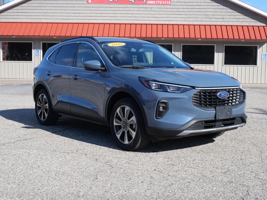 2025 Ford Escape Platinum