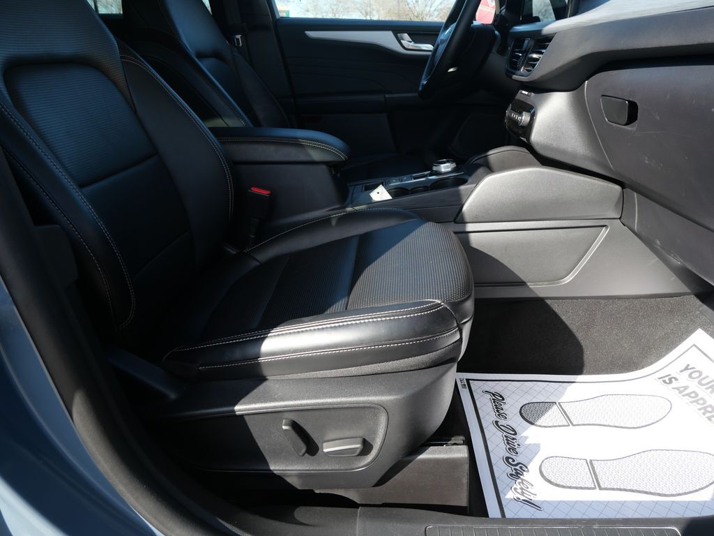 2025 Ford Escape Platinum Mt Pleasant MI