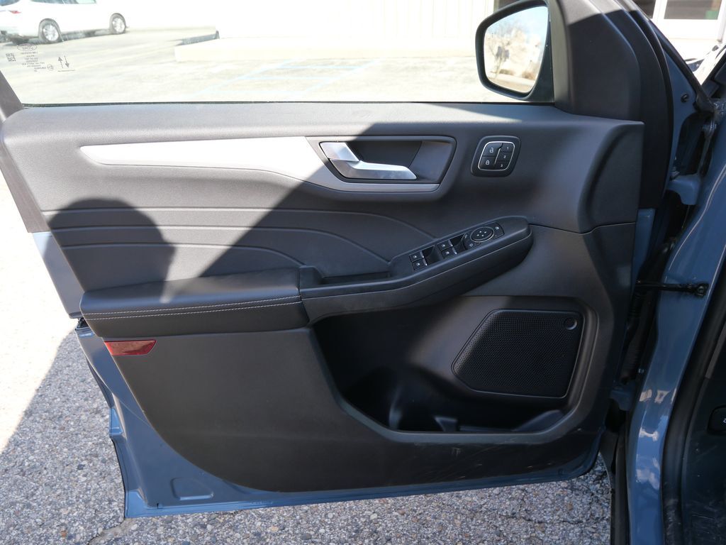 2025 Ford Escape Platinum Mt Pleasant MI