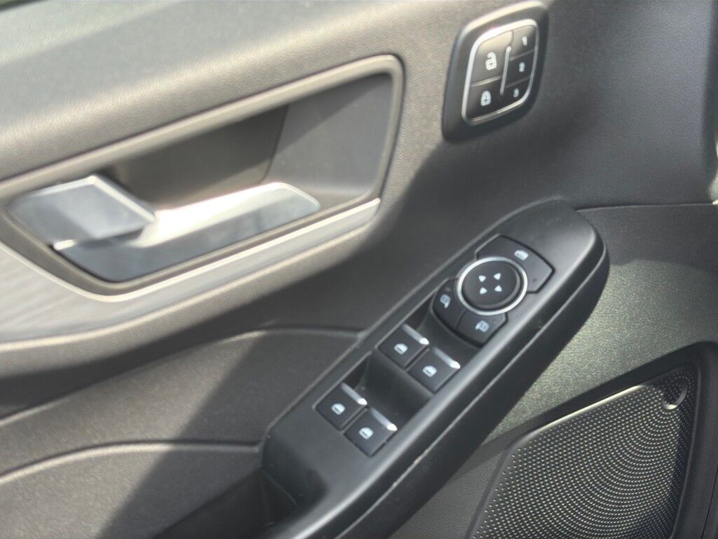 2025 Ford Escape Platinum Cooperstown NY