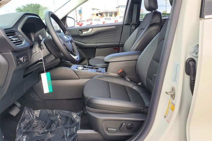 2025 Ford Escape Plug-In Hybrid Base  TX