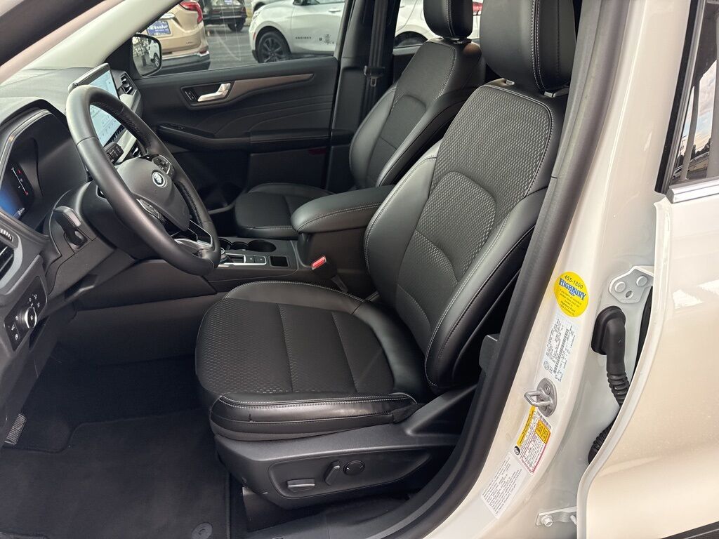 2025 Ford Escape Plug-In Hybrid Base Mount Joy PA