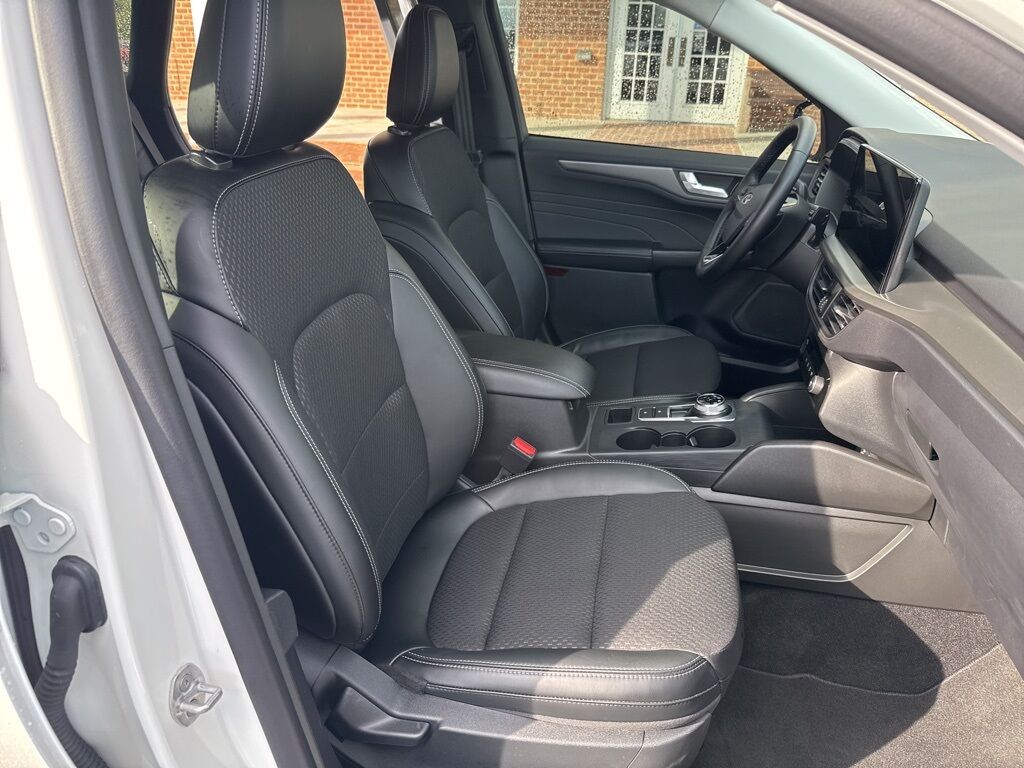 2025 Ford Escape Plug-In Hybrid Base Mount Joy PA