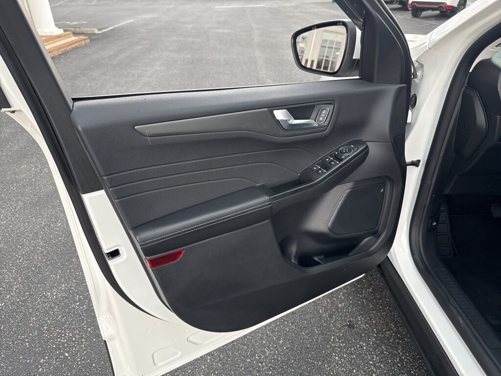 2025 Ford Escape Plug-In Hybrid Base Mount Joy PA