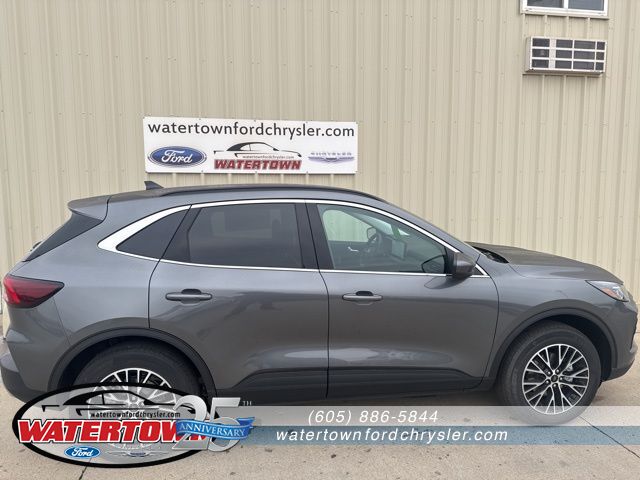 2025 Ford Escape Plug-In Hybrid Base