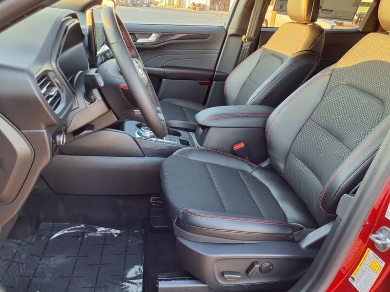 2025 Ford Escape ST-Line Del Rio TX