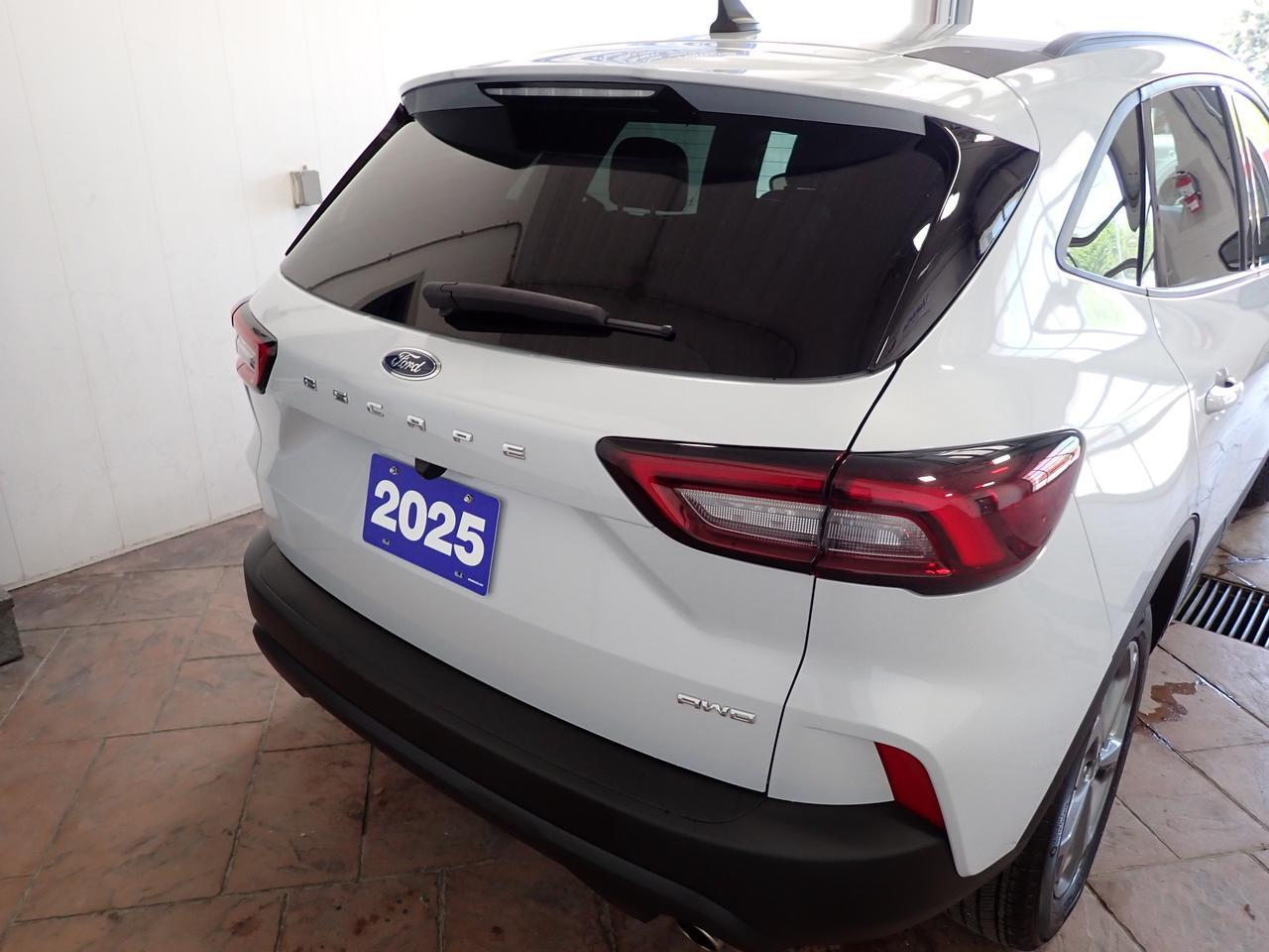 2025 Ford Escape ST-Line AWD Listowel ON