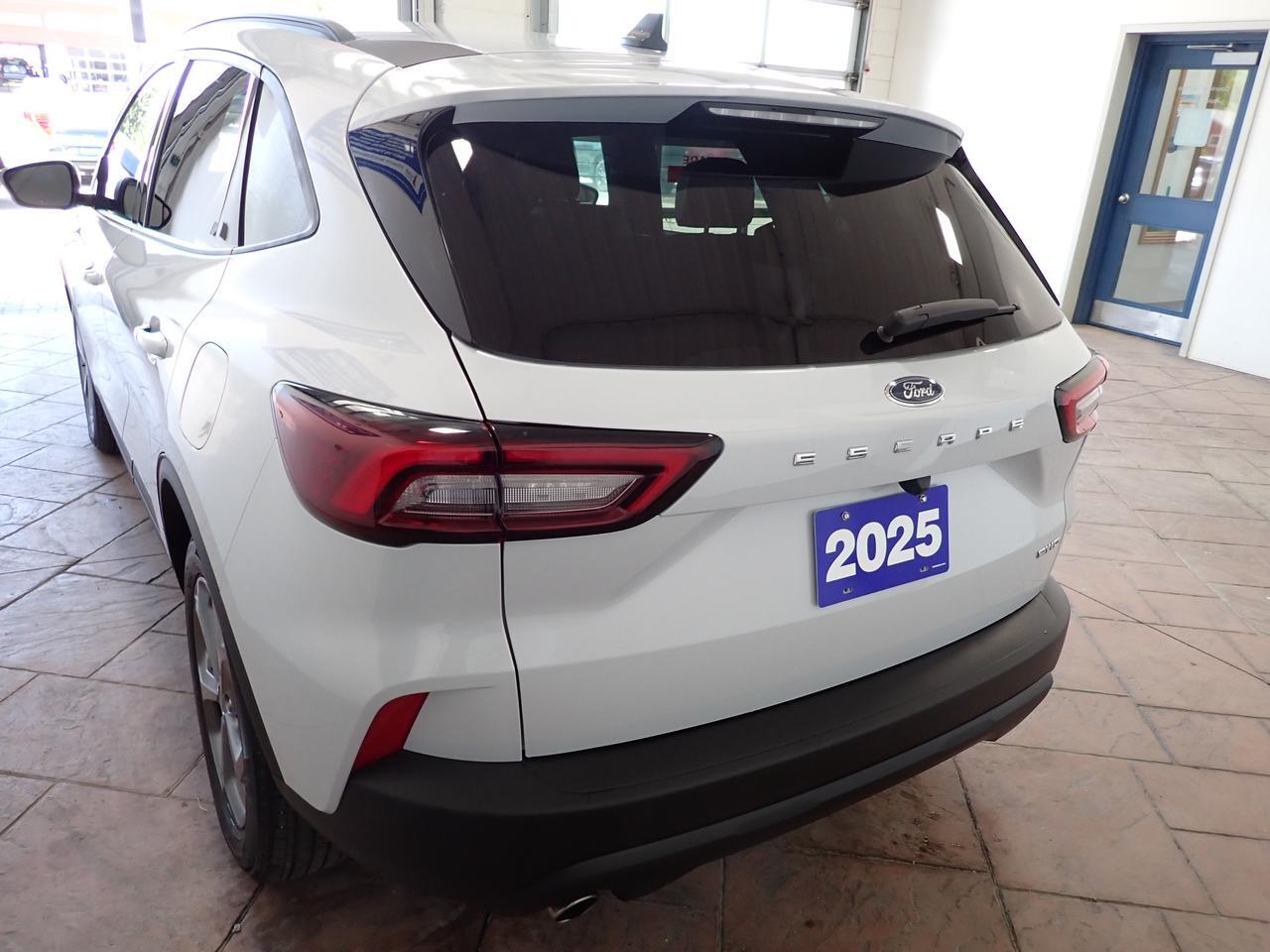 2025 Ford Escape ST-Line AWD Listowel ON