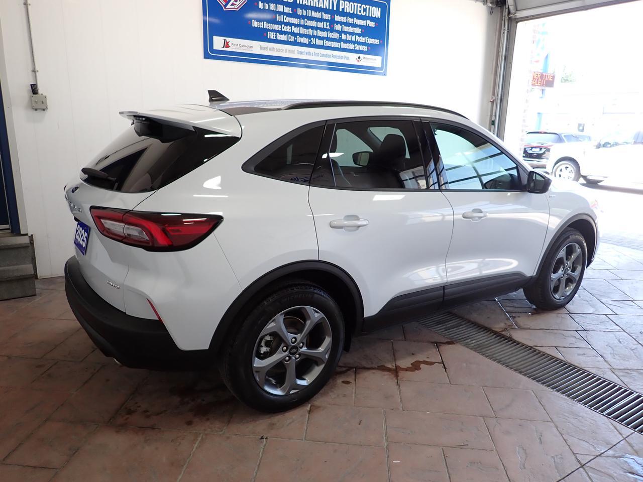 2025 Ford Escape ST-Line AWD Listowel ON
