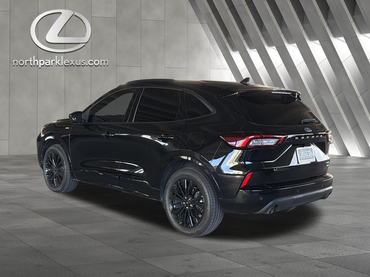 2025 Ford Escape ST-Line Elite