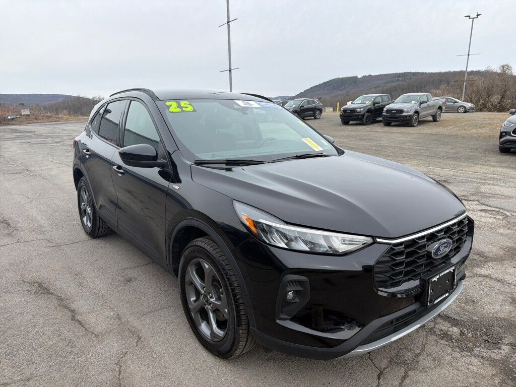 2025 Ford Escape ST-Line Select Cooperstown NY