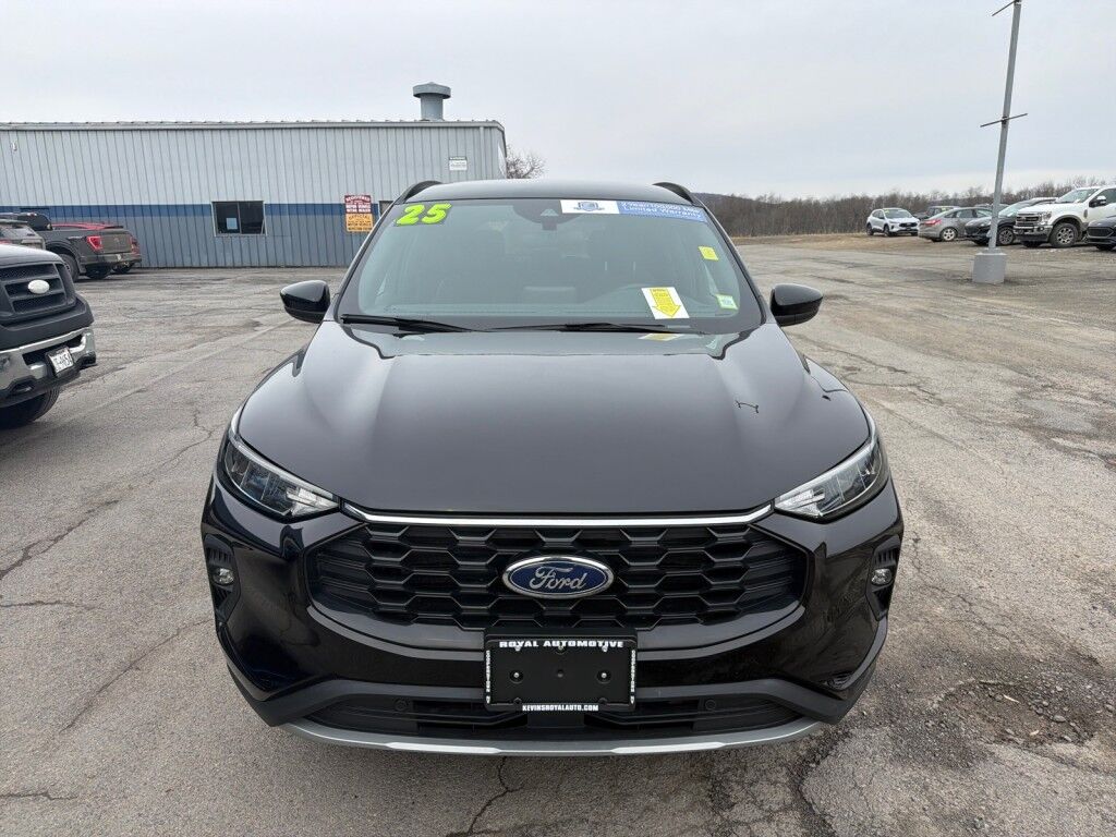 2025 Ford Escape ST-Line Select