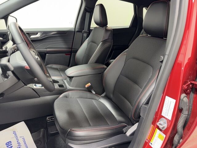 2025 Ford Escape ST-Line Select Pine River MN