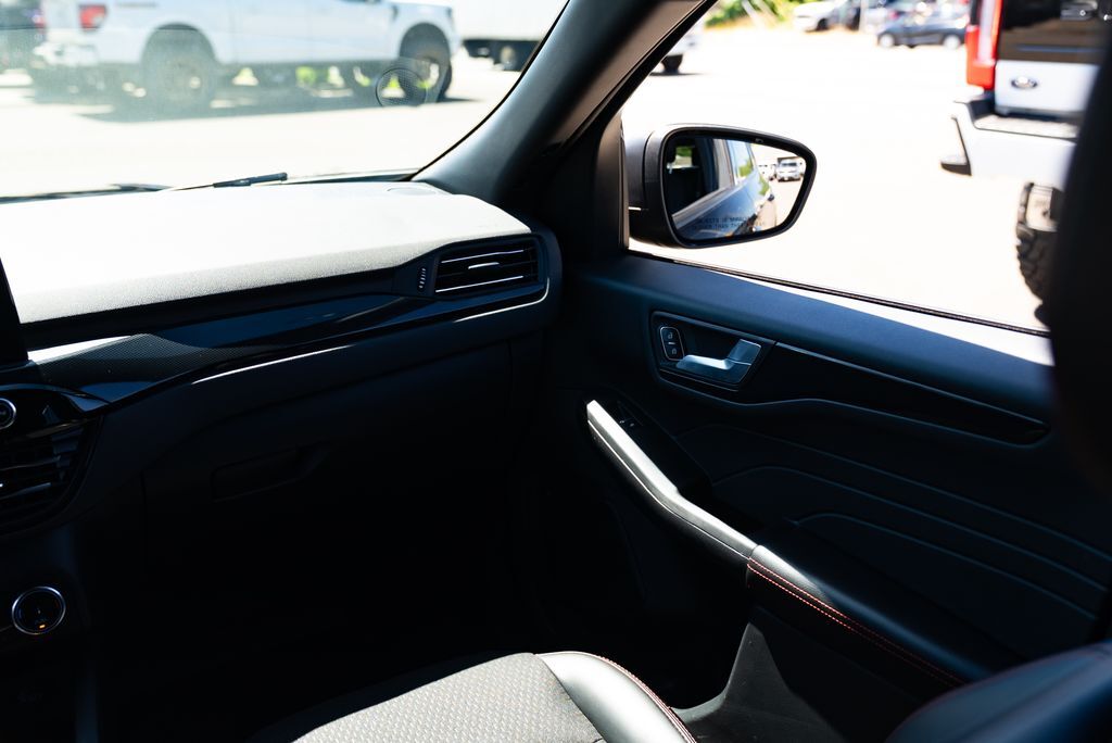 2025 Ford Escape ST-Line Select Milwaukie OR