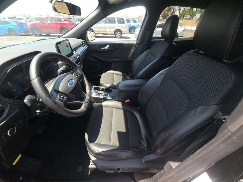 2025 Ford Escape ST-Line Select Milwaukie OR