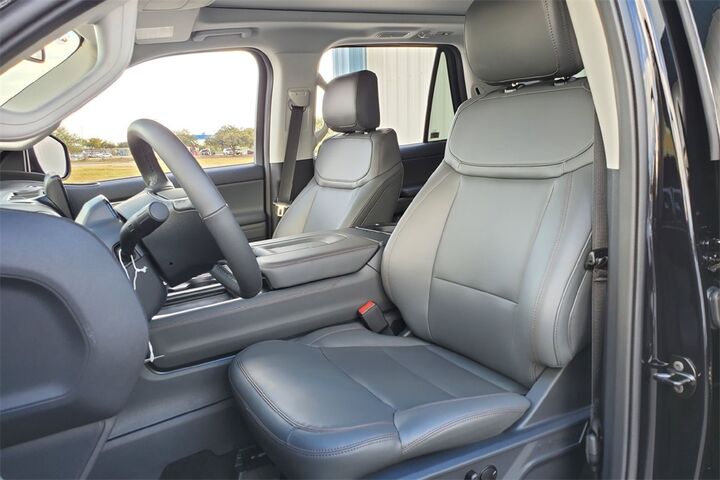 2025 Ford Expedition Active  TX
