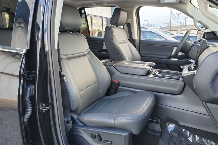 2025 Ford Expedition Active  TX