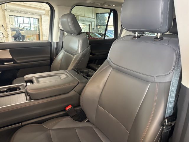 2025 Ford Expedition Active Random Lake WI