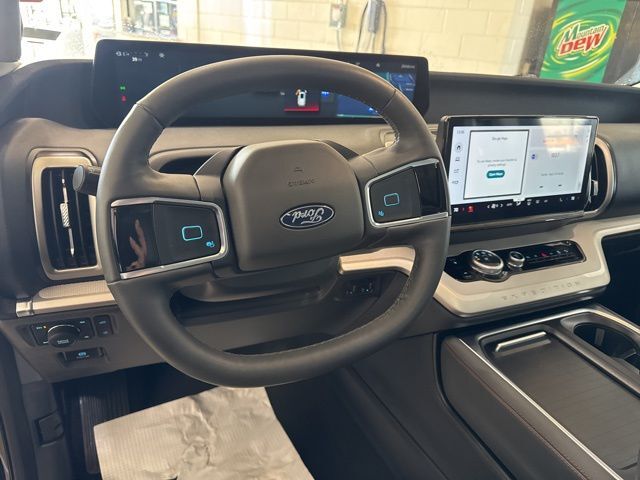 2025 Ford Expedition Active Random Lake WI