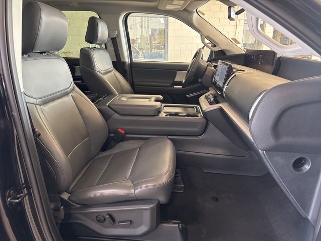 2025 Ford Expedition Active Random Lake WI