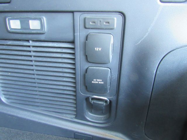 2025 Ford Expedition photo 32