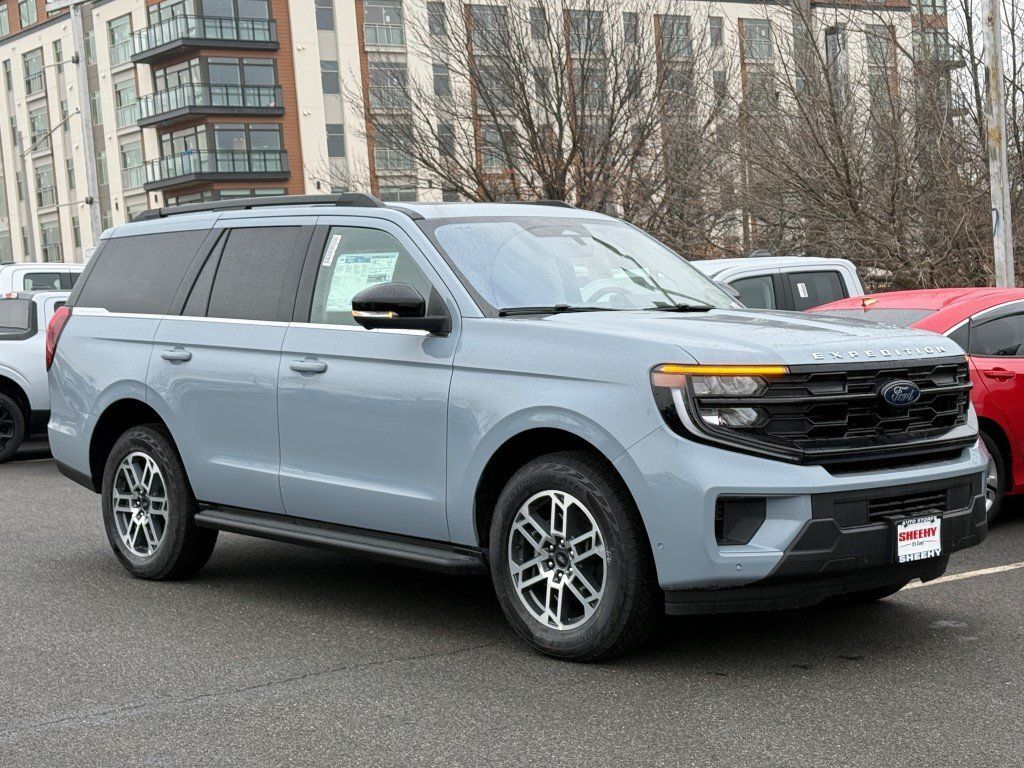 2025 Ford Expedition Active