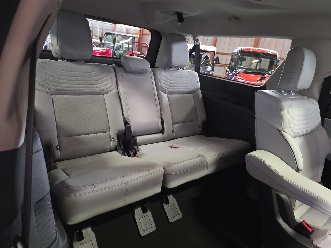 2025 Ford Expedition Max Sand Lake NY