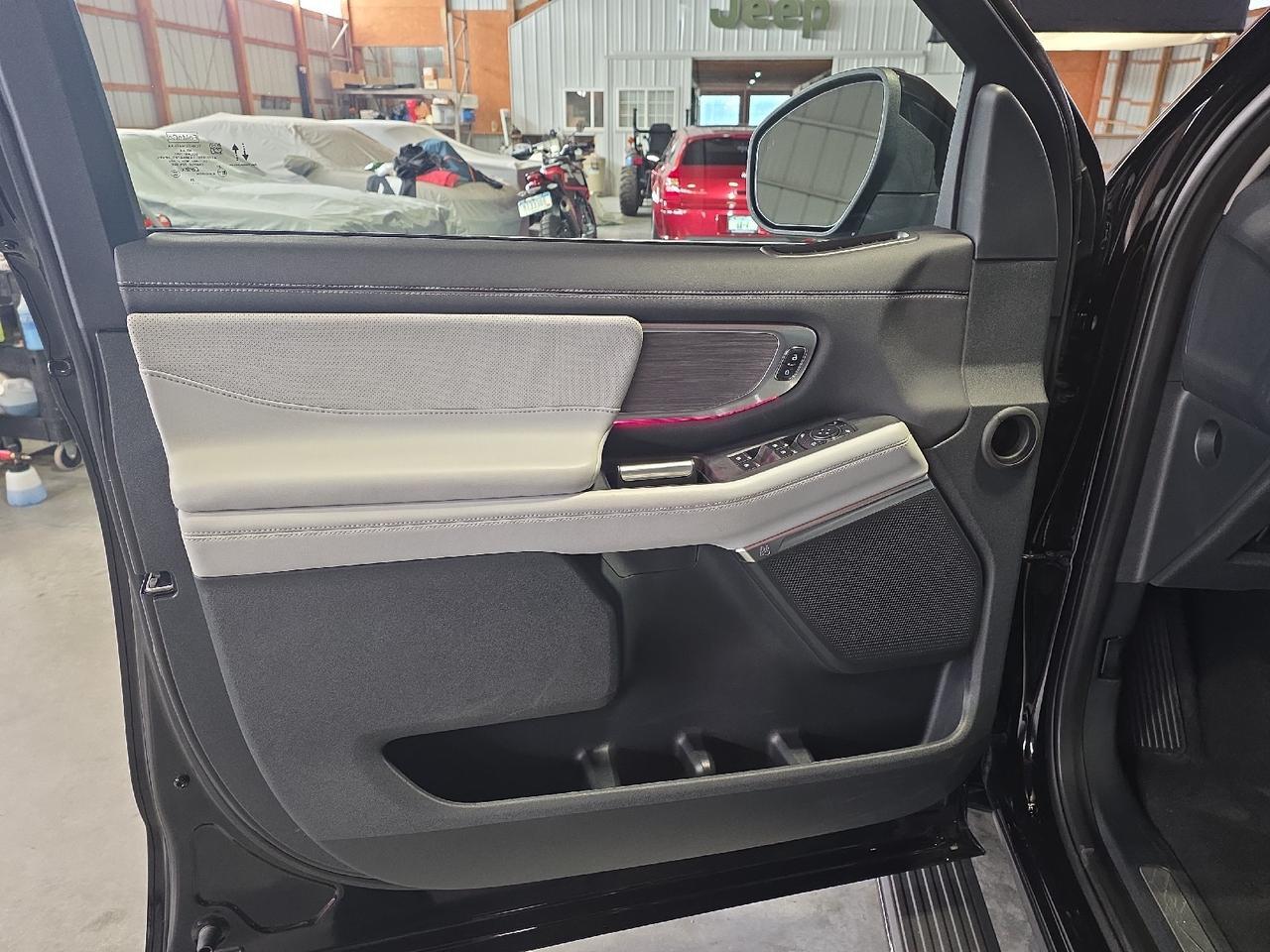 2025 Ford Expedition Max Sand Lake NY