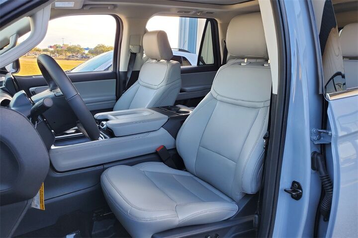 2025 Ford Expedition Max ACTIVE  TX